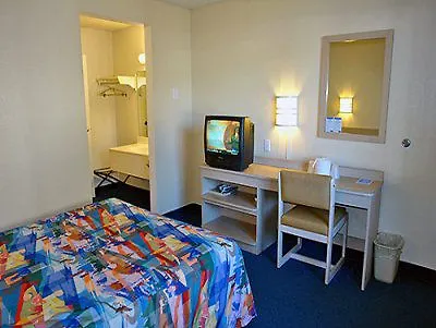 Hotel 6 Old Town Fashion Square 3*