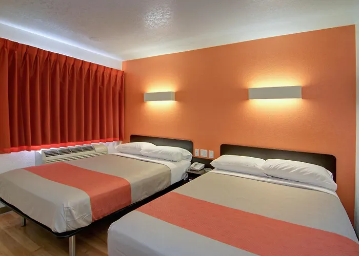 6 Old Town Fashion Square 3* Scottsdale
